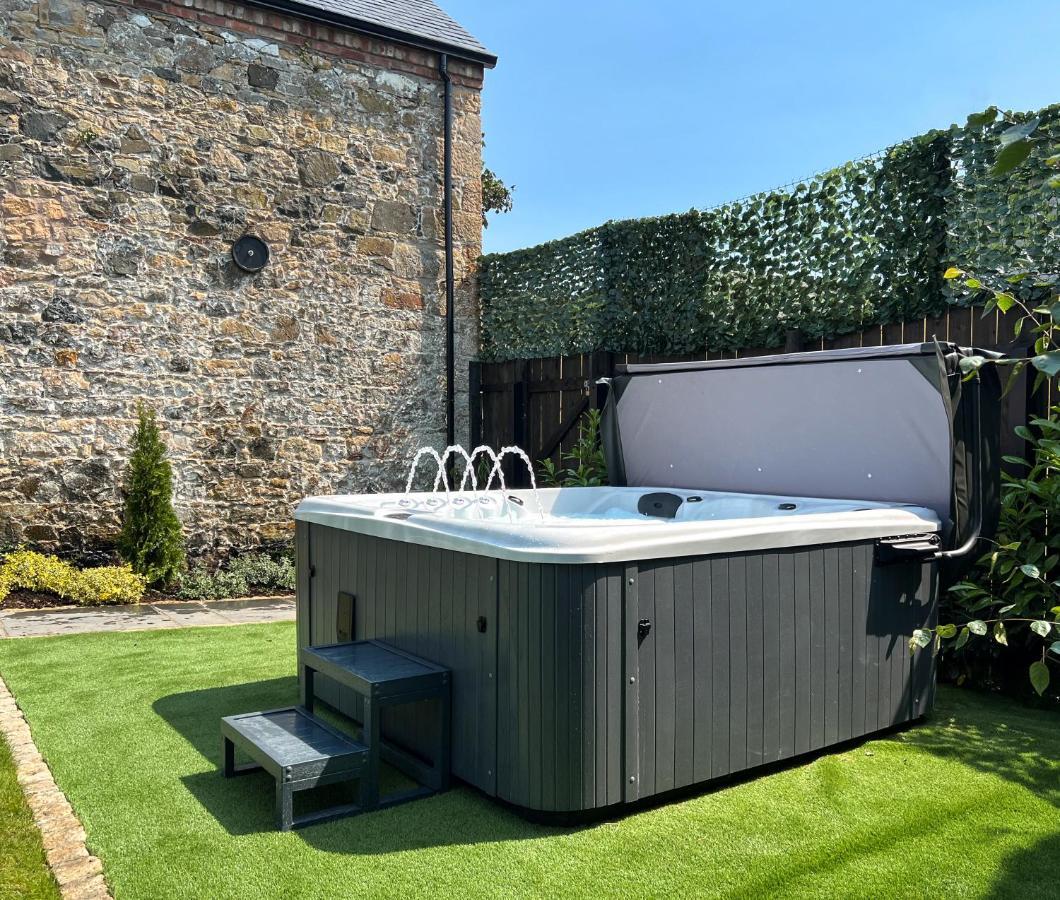 Converted Victorian Coach House With Hot Tub Stewartstown Buitenkant foto